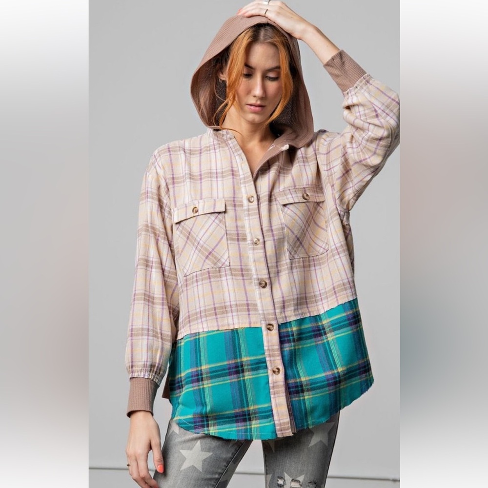 Easel Plaid Hooded Top in Beige and Teal